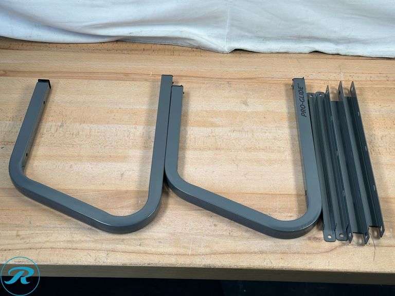 TrekTerra Rolling Garage Stool - Used - Has a large Crack - Roller Auctions