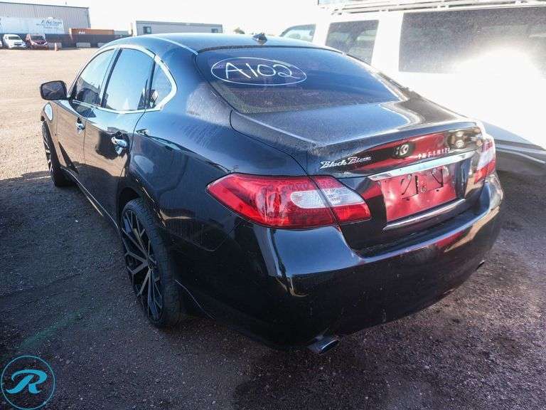 2012  Infiniti  M56  RWD - Roller Auctions