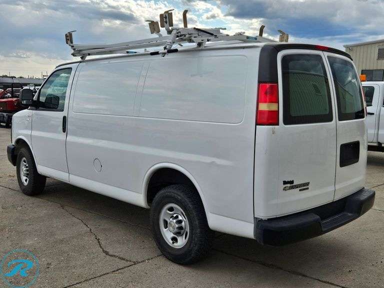 2012  Chevrolet  Express  2500  RWD  Cargo Van - Roller Auctions
