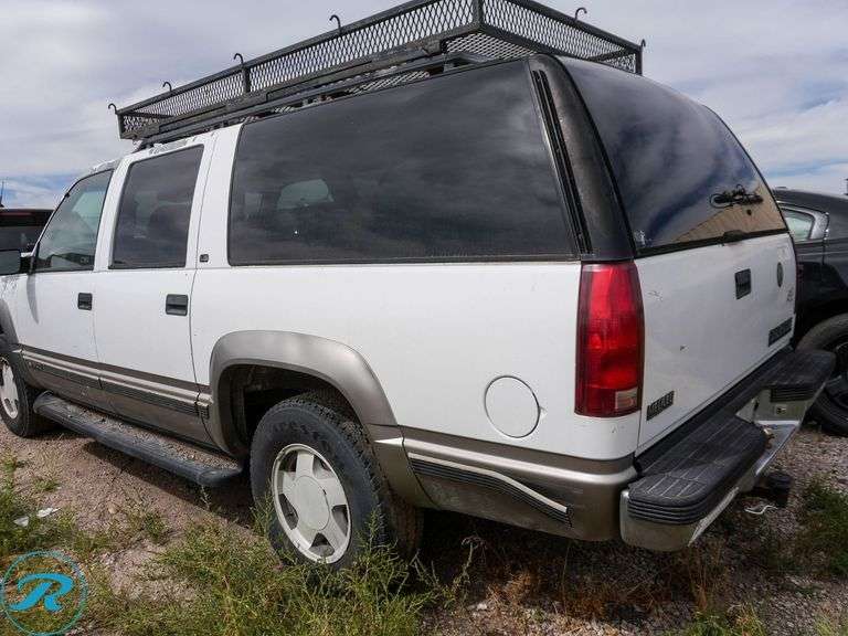 1998  Chevrolet  Suburban  1500 LS  4WD  SUV - Roller Auctions