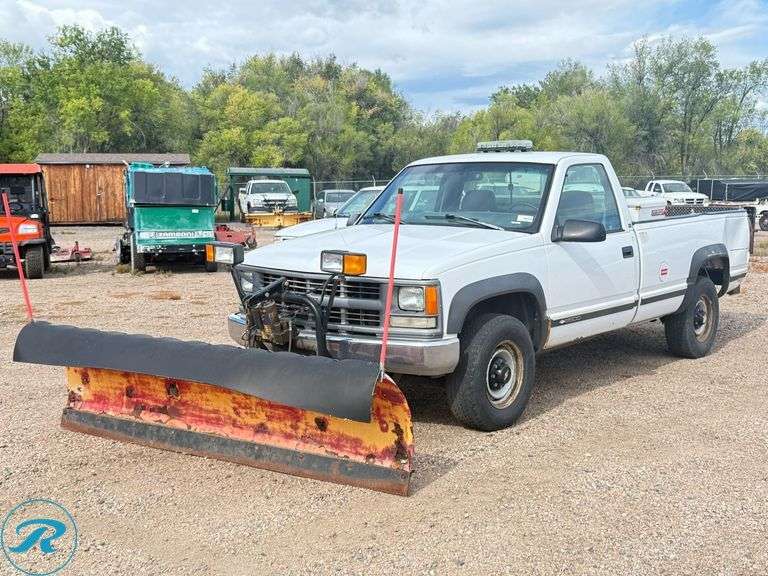 1997 Chevrolet Silverado 2500 Cheyenne 4WD Pickup - Roller Auctions