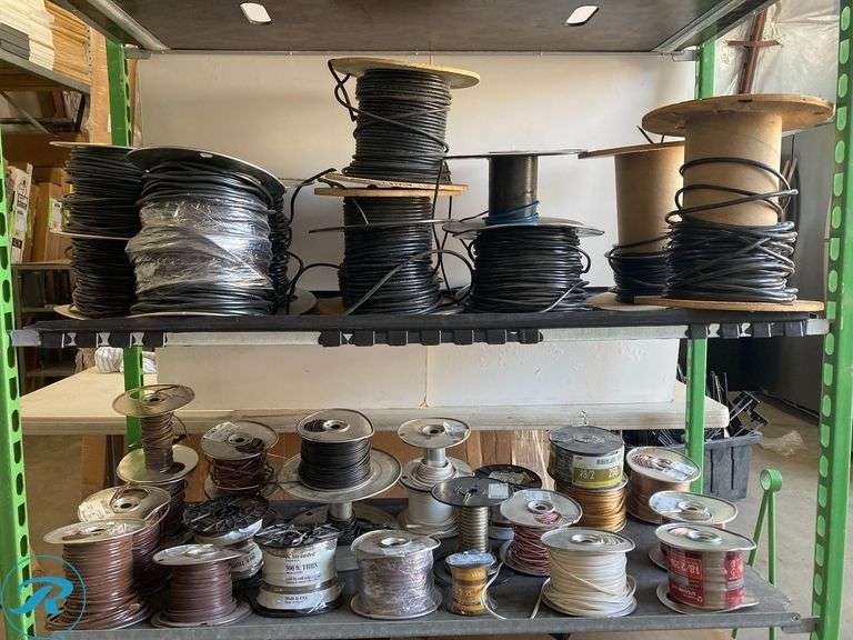 (34) New- Assorted cables for different uses: coax underground networks hons, speakers, lamps, circuit (34 rolls of different types of cable) - Roller Auctions