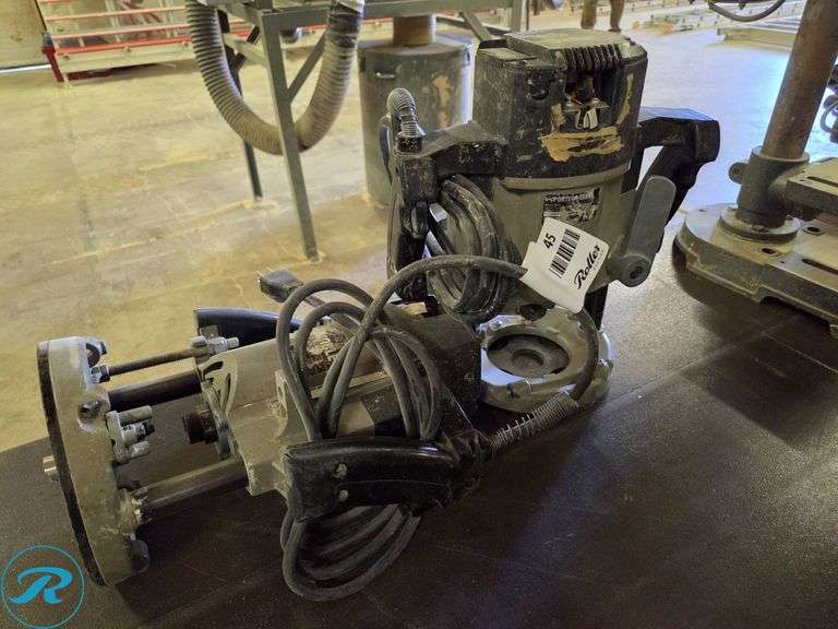 (2) Porter Cable 7539 Plunge Routers (Damaged Top Cover) - Roller Auctions