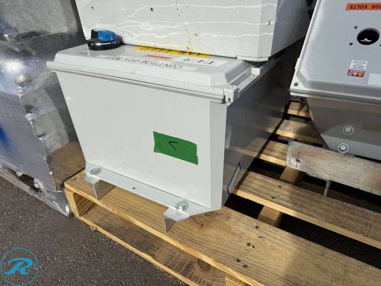 Pallet of Induction Conveyor Control Boxes - Roller Auctions