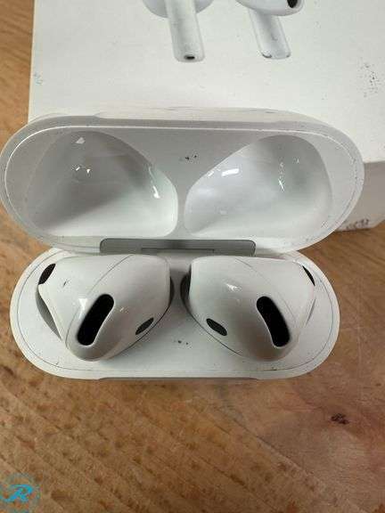 Apple AirPods 4 White - Used/Marks/light Scratches - Roller Auctions