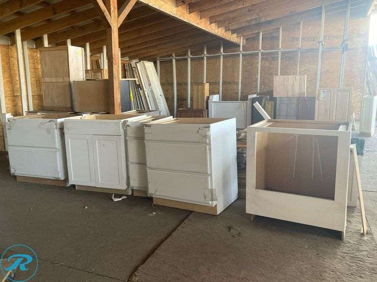 (5-Items Total) Assorted Project Source Garage And Kitchen Cabinets , Includes Sizes:(1) 33-in x 25-in , (2) 30-In x 25-in , (1) 12-in x 25-in , (1) 30-in x 25-in, 30-in x 24-in (Some Have Minor Damage And Storage Stains , One Its Missing The Doors Please See Pictures)