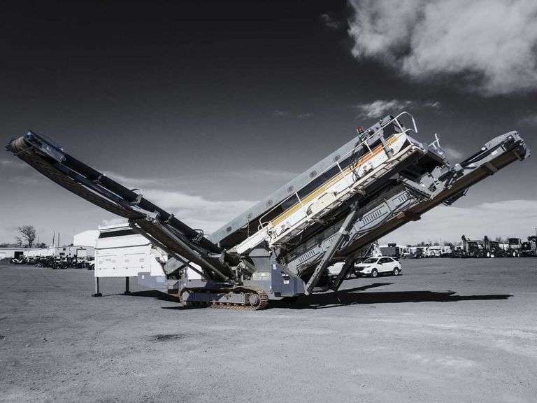 March 11, 2026 - 2016 Metso Lokotrack ST3.8 Mobile Screening Plant Selling Within the Construction & Contracting Equipment  Auction