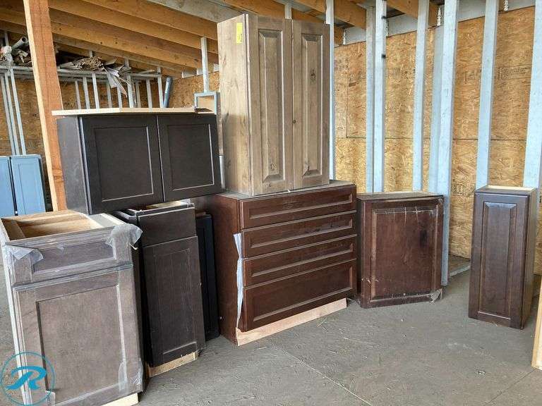 (8-Items Total) (6) Assorted Project Source Garage And Kitchen Cabinets All Different Colors Includes Sizes:(1) 18-in x 25-in , (2) 12-In x 25-in , (1) 36-in x 25-in , (2) 24-in x 13-in ,12-in x 13-in, 24-in x 13-in, 30-in x 13-in (Some Have Minor Damage And Storage Stains , One Its Missing The Doors Please See Pictures)