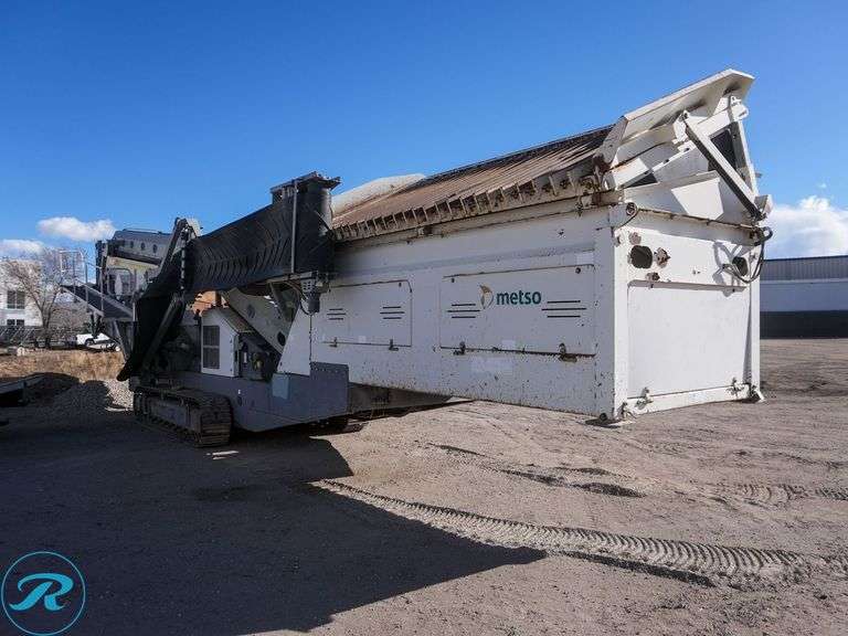 2016  Metso  Lokotrack ST3.8  Mobile Screening Plant - Roller Auctions