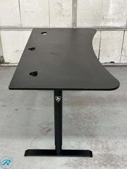 Arozzi: Original/ Standard Gaming Desk- Used/ Scratches - Roller Auctions