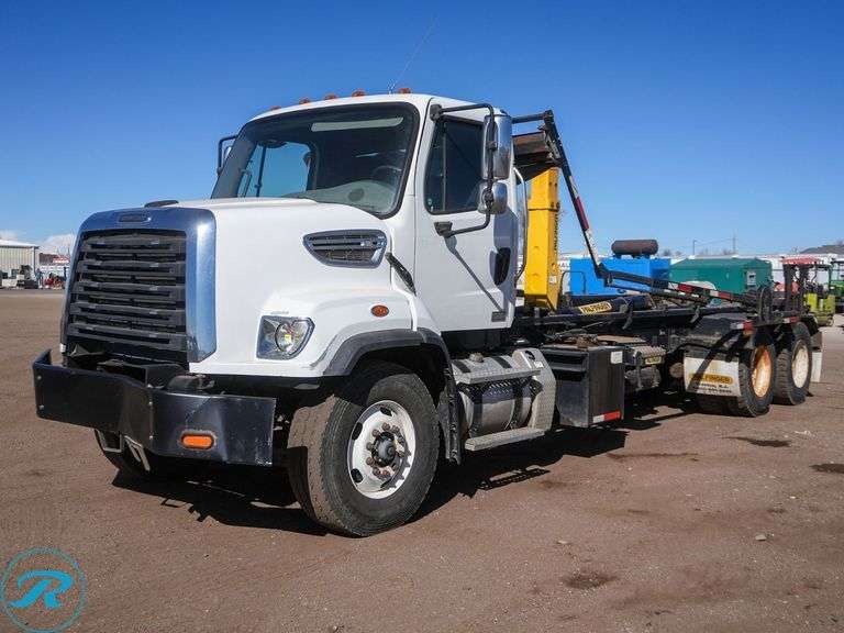 2017  Freightliner  108SD   T/A Roll-Off Truck