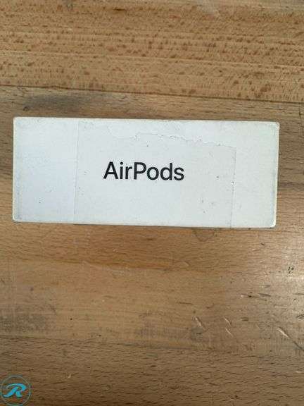 Apple AirPods 4 Wireless Earbuds White - Used/Deep Scratches On Case - Roller Auctions