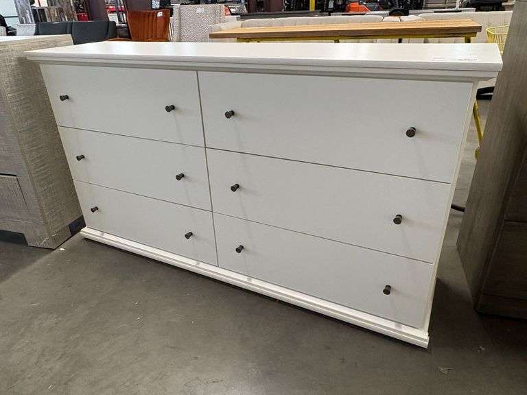 Ashley B139-31 6-Drawer Dresser With Mirror