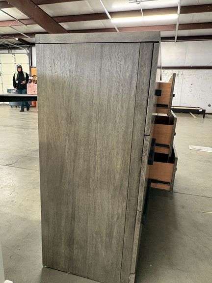 Hong Khai Wood Co. 6-Drawer Dresser - Roller Auctions