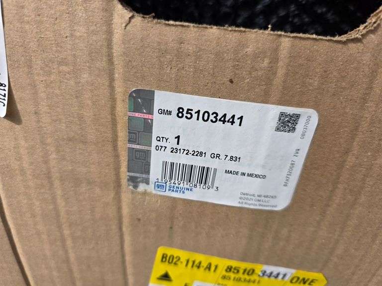 GM 85131849 T1XX ZRX SVC Chevy Upper Shutter Assembly and GM 85103441 ...