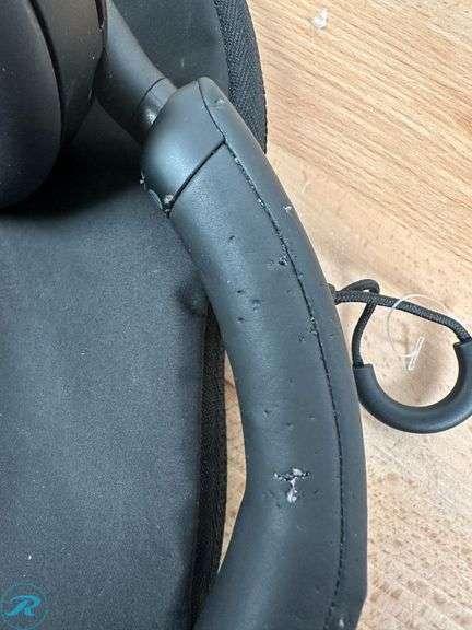 Sony WH1000XM5/SA Wireless Noise-Cancelling Over-the-Ear Headphones - Black, with Soft Case - Used/Missing Aux Cord/Bit Marks/Scratches - Roller Auctions