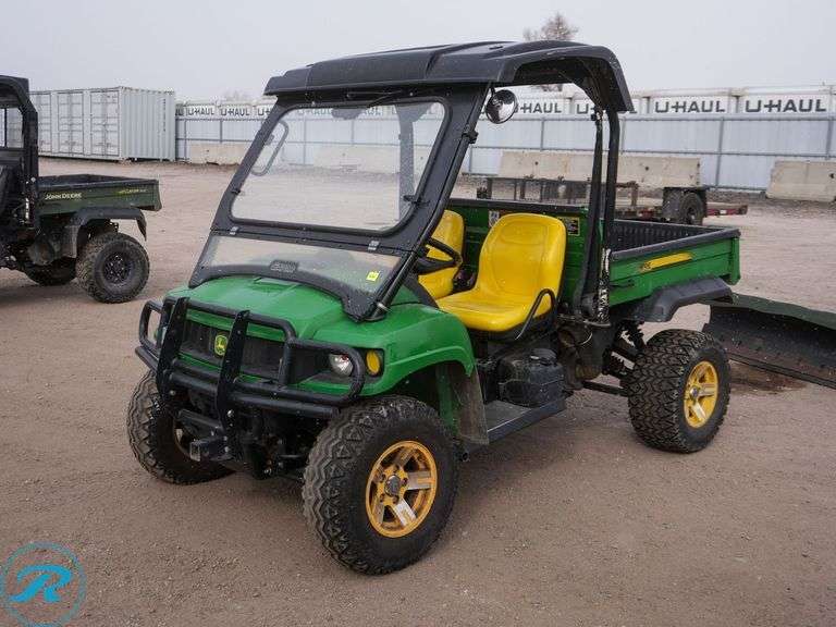 2010  John Deere  Gator  4WD  UTV