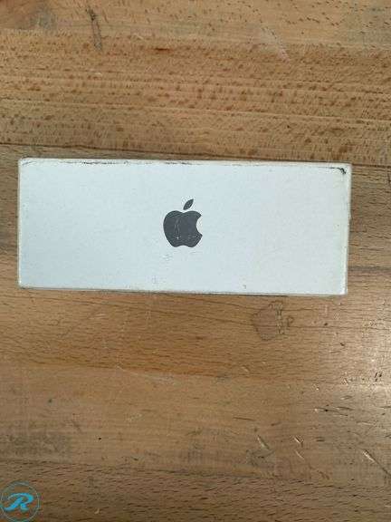 Apple AirPods 4 Wireless Earbuds White - Used/Deep Scratches On Case - Roller Auctions