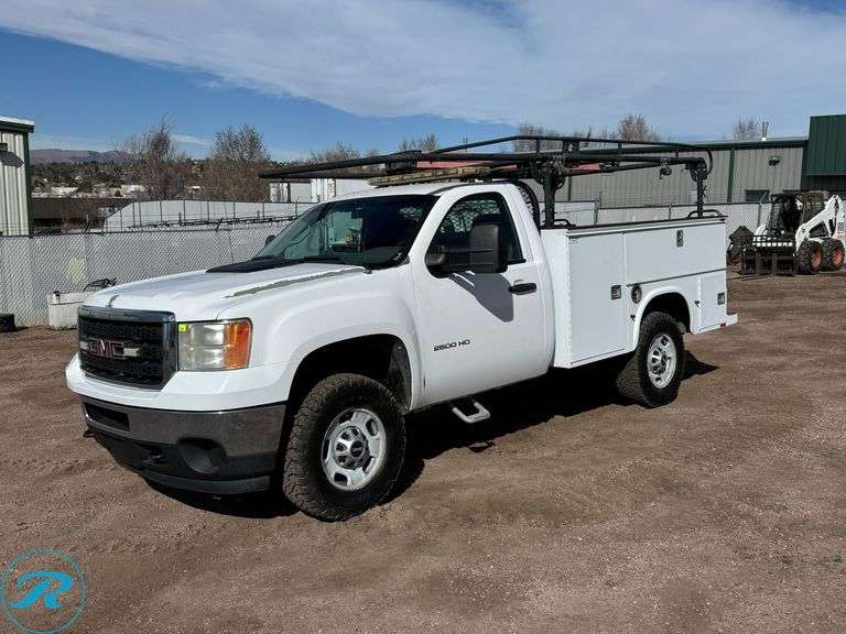 2011 GMC Sierra 2500 SLE / W/T Work Truck 4WD Utility Truck