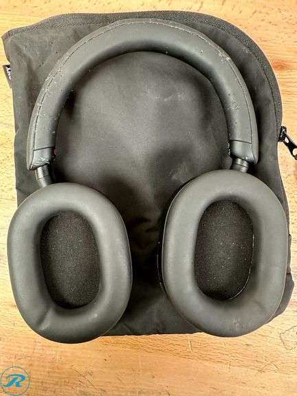 Sony WH1000XM5/SA Wireless Noise-Cancelling Over-the-Ear Headphones - Black, with Soft Case - Used/Missing Aux Cord/Bit Marks/Scratches - Roller Auctions