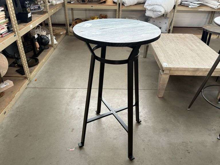 Round Bar Table