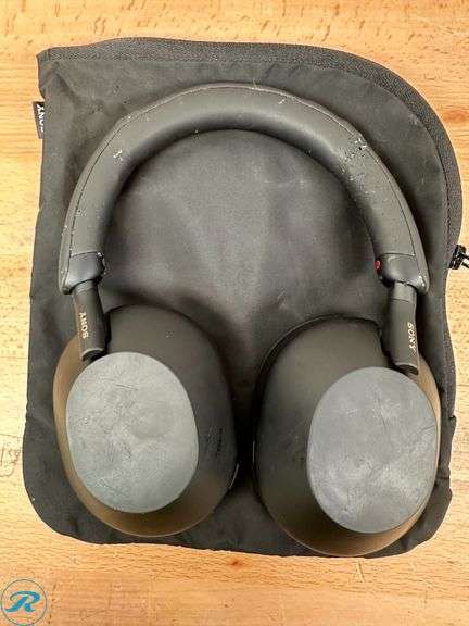 Sony WH1000XM5/SA Wireless Noise-Cancelling Over-the-Ear Headphones - Black, with Soft Case - Used/Missing Aux Cord/Bit Marks/Scratches