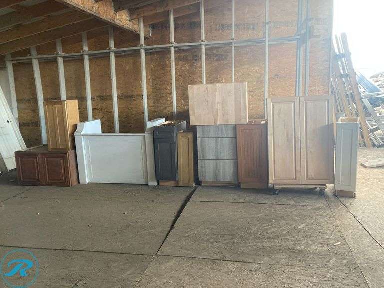 (10-Items Total) (6) Assorted Project Source Garage And Kitchen Cabinets All Different Colors Includes Sizes:(1) 15-in x 13-in , (1) 48-In x 23-in , (1) 36-in x 25-in , (1) 12-in x 25-in ,9-in x 13-in, 30-in x 13-in, 21-in x 25-in,15-in x 25-in, 30-in x 16-in,9-in x 25-in (Some Have Minor Damage And Storage Stains , One Its Missing The Doors Please See Pictures)