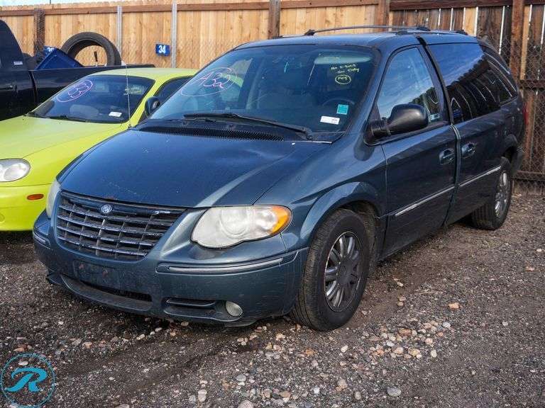 2006 Chrysler Town & Country Limited FWD