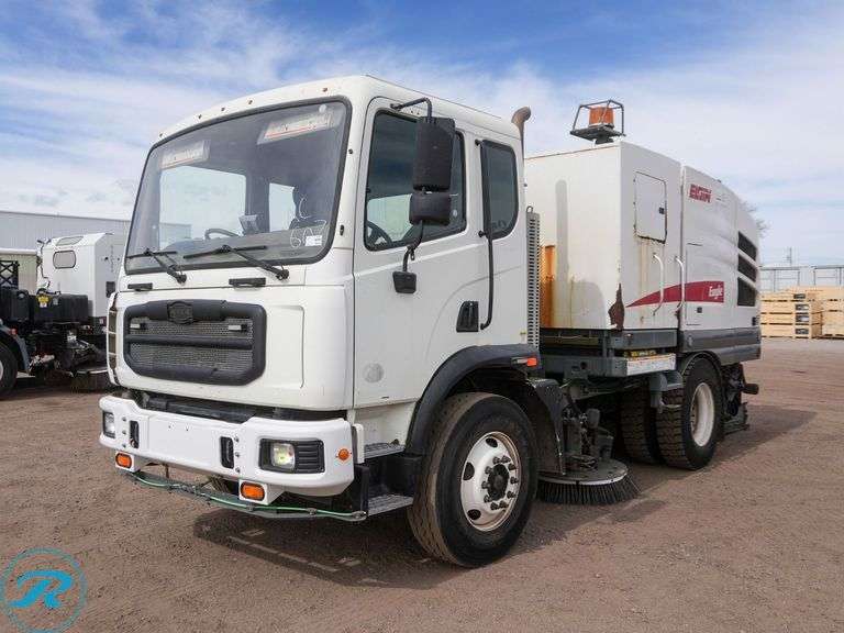 2016  Autocar  Eagle  Street Sweeper