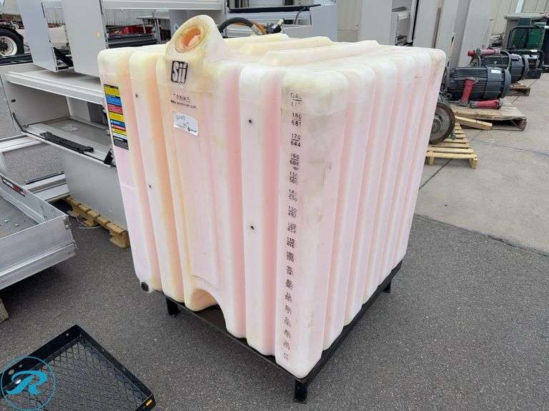 Stack Lube Tank with Pump Bracket