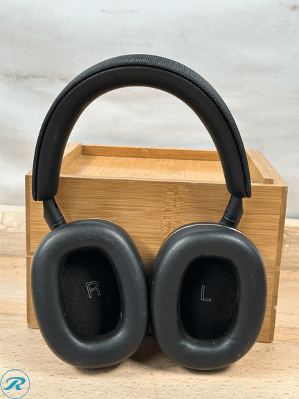 Bowers & Wilkins: Px7 S2 Noise Canceling Headphones, Black- Used/ Doesn't hold Charge - Roller Auctions