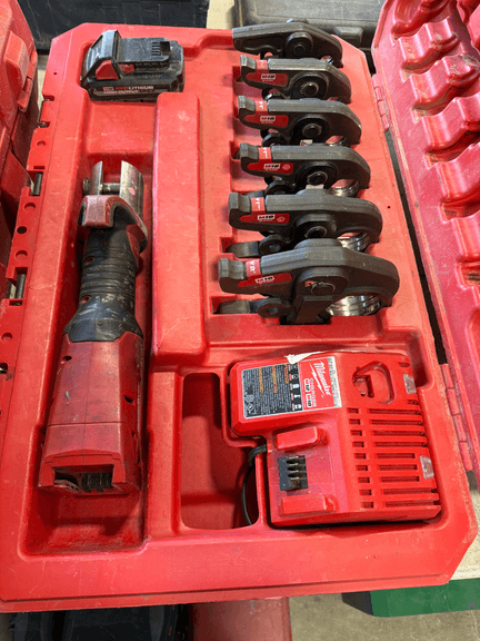Milwaukee M18 2773-20 ForceLogic Press Tool Kit With Jaws, Battery, Charger