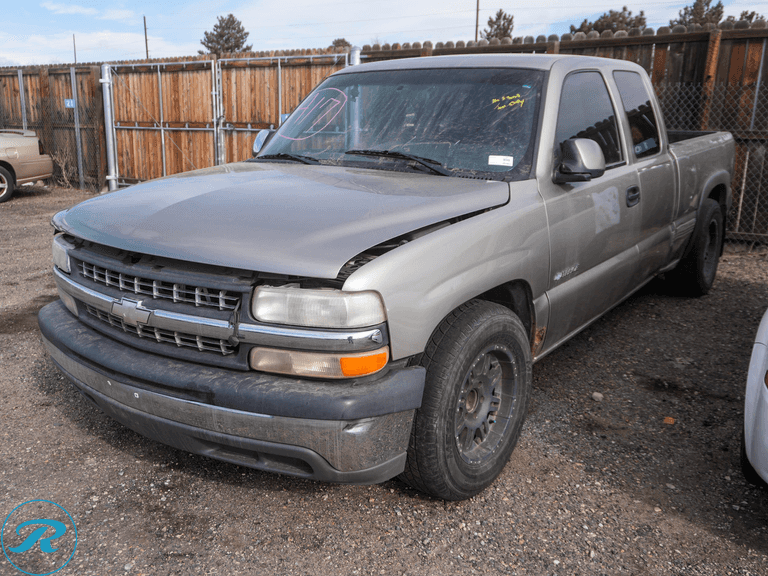 2000 Chevrolet Silverado LS RWD