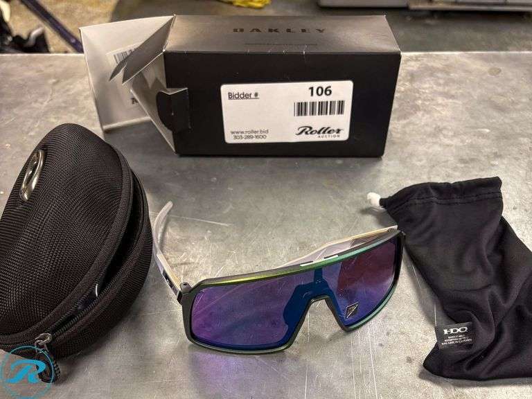 Oakley Sutro Matte Silver Green Colorshift Sunglasses, Prizm Road Jade Lens (New)