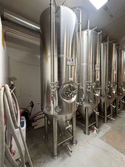New ABS Commercial ABSC11198C10F07 10 BBL Stainless Steel Jacketed Fermenter
