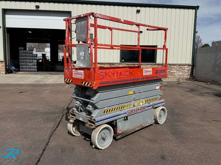2005 Skyjack SJ3226 Scissor Lift