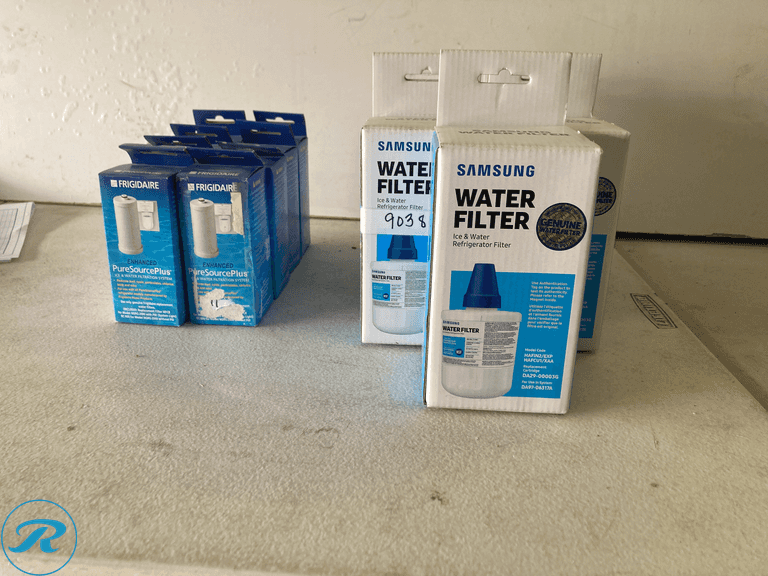 (15-Items Total) (8) New - Frigidaire Push-in Water Filter Pure Source Plus (7) Samsung Refrigerator Water Filter, Capacity 300 Gal, 6 Months.