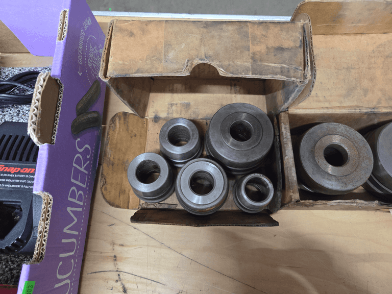Amco Tools Inc. No 9232 Axle Adapter Set - Roller Auctions