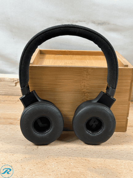 JBL Live 675NC Wireless True Adaptive Noise-cancelling On-Ear Headphones - Used - Roller Auctions