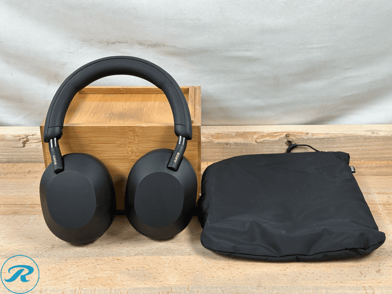 Sony: WH1000XM5/SA Wireless Noise-Cancelling Over-the-Ear Headphones - Black, with Soft Case- Used