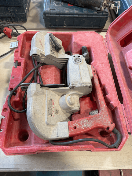Milwaukee Deep Cut Band Saw