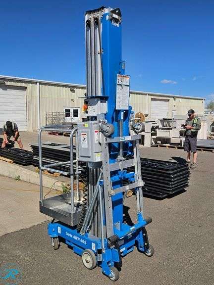 2005 Genie AWP-36S Aerial Work Platform