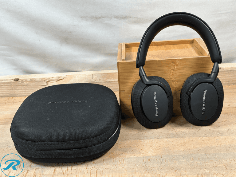 Bowers & Wilkins: Px7 S2 Noise Canceling Headphones, Black- Used/ Doesn't hold Charge