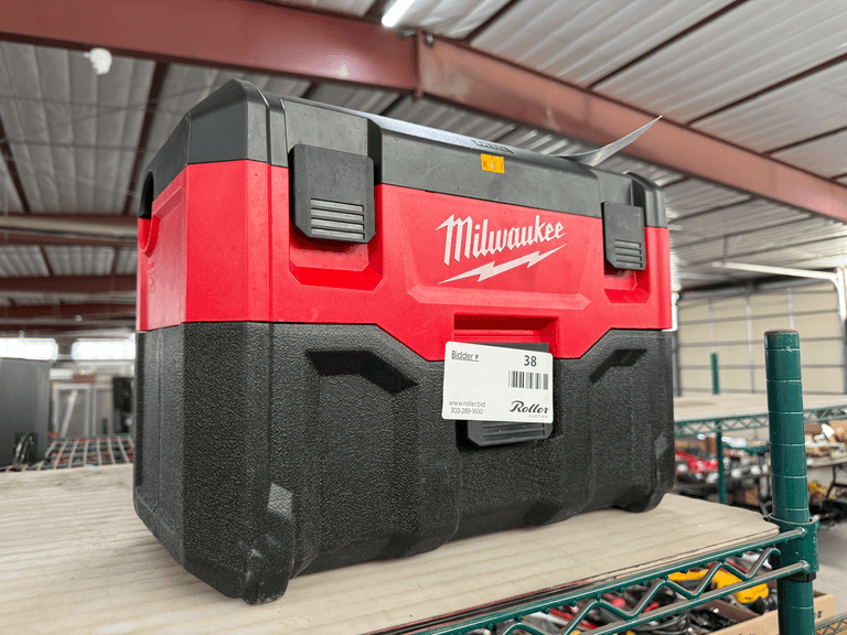 Milwaukee 0880-20 2 Gallon Wet/Dry Vacuum, 18V