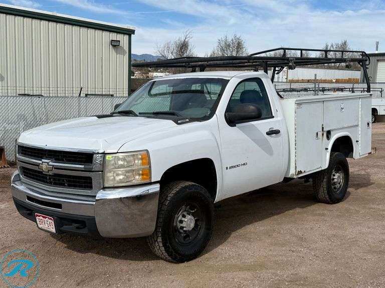 2008 Chevrolet Silverado 2500 HD 4WD Utility Truck