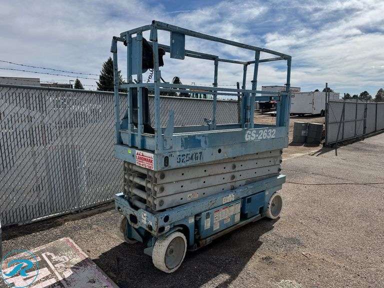 2003 Genie GS-2632 Scissor Lift