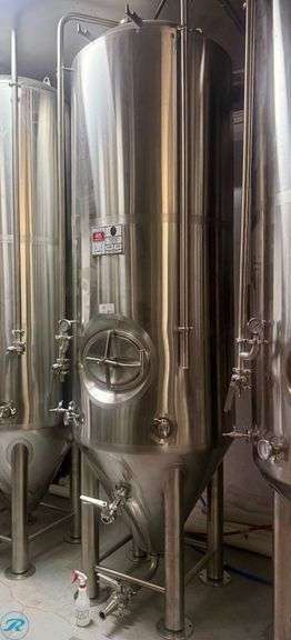 New ABS Commercial ABSC11198C10F08 10 BBL Stainless Steel Jacketed Fermenter