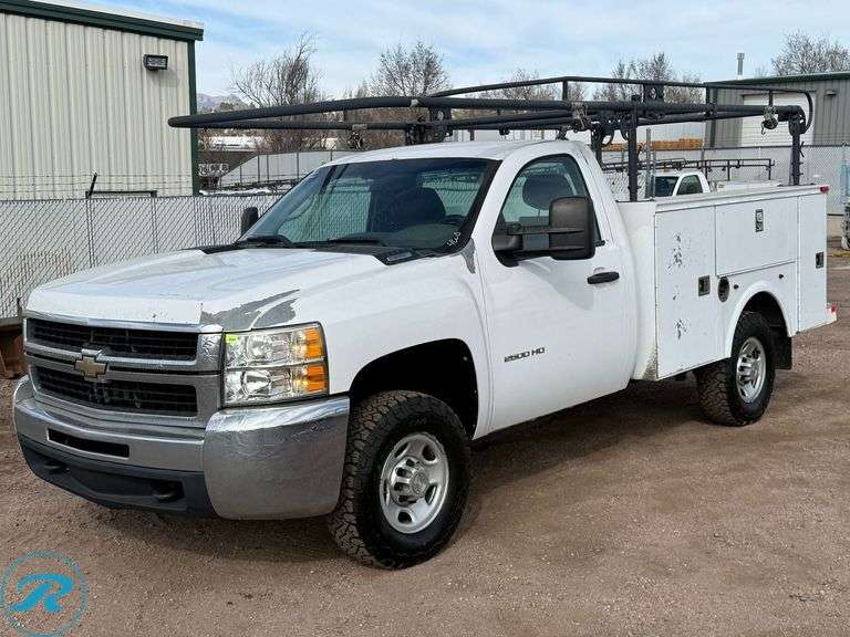 2010 Chevrolet Silverado 2500 HD 4WD Utility Truck