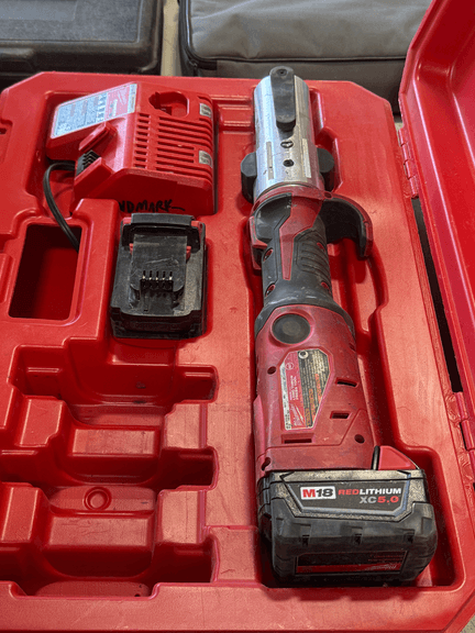 Milwaukee M18 2773-20L ForceLogic Long Throw Press Tool With Battery And Charger