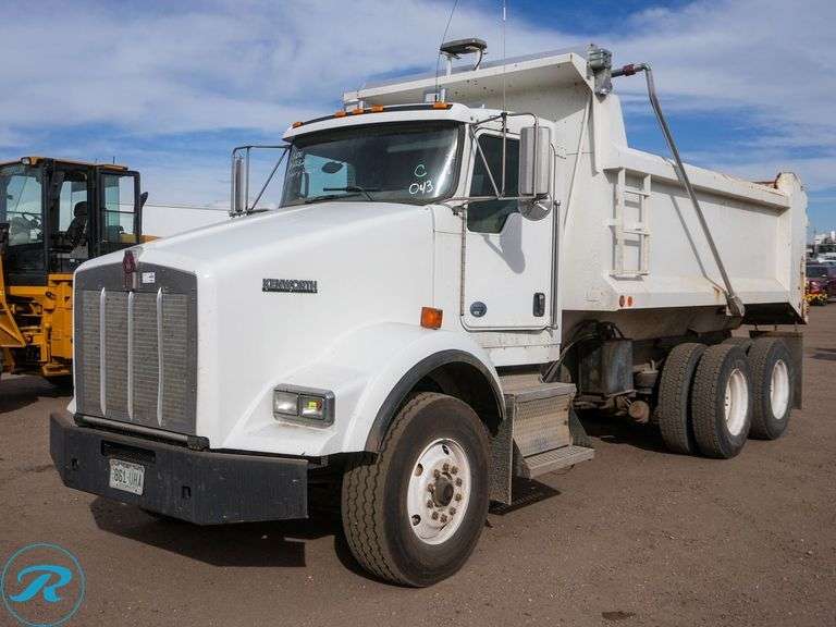 2011  Kenworth  T800  6X4 T/A  Dump Truck
